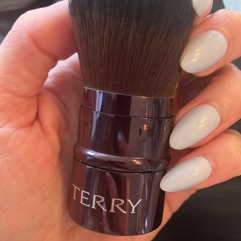 By Terry Black Kabuki Brush - Picture 5 of 5